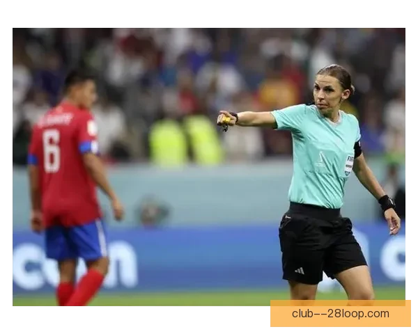 弗拉帕尔创历史成为世界杯首位女性主裁引关注与讨论